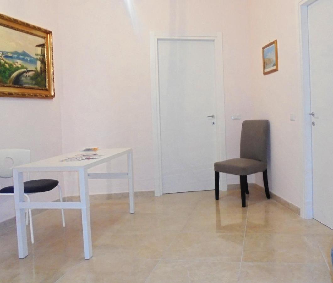 Domusrealstella Bed and Breakfast Napoli Esterno foto