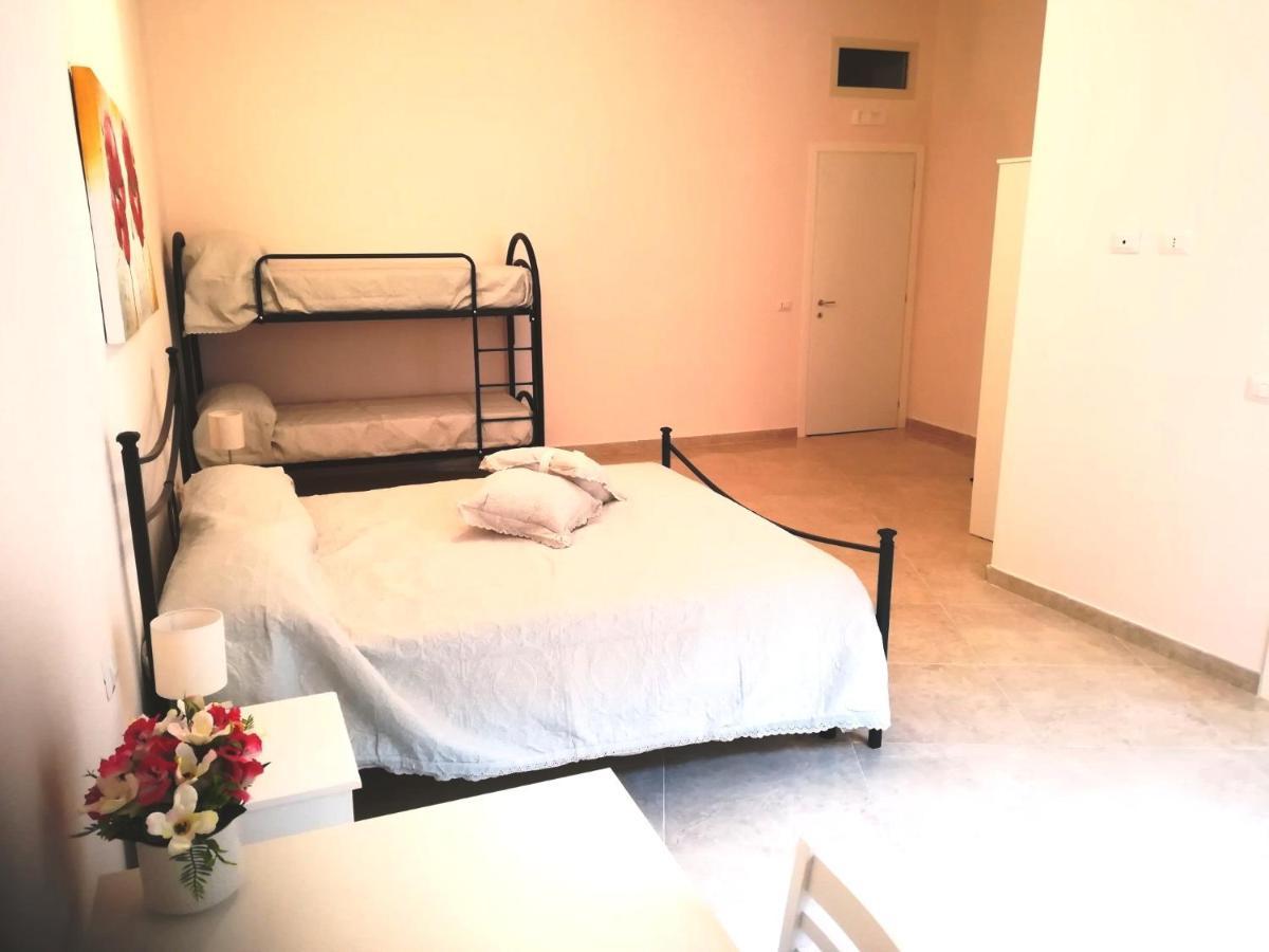 Bed and Breakfast Domusrealstella Napoli Esterno foto