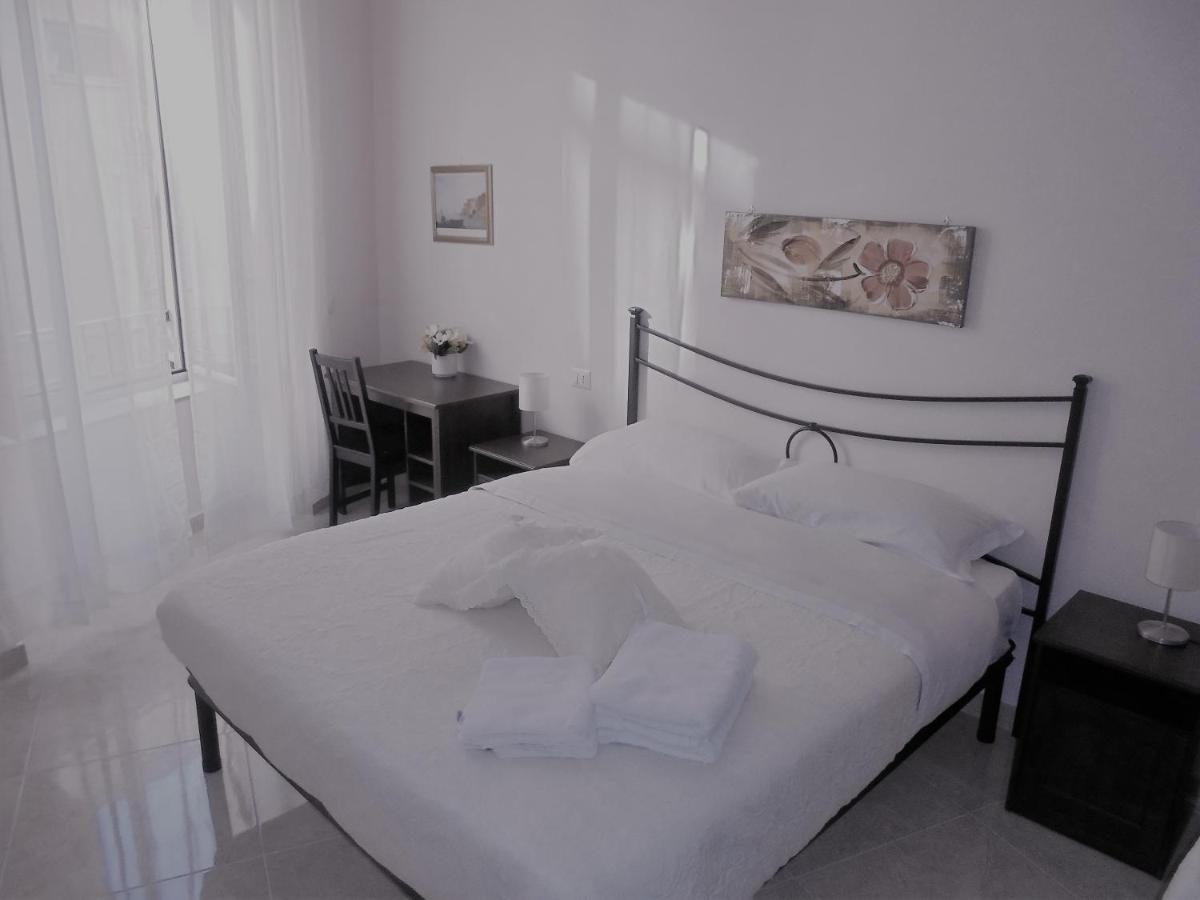 Domusrealstella Bed and Breakfast Napoli Esterno foto